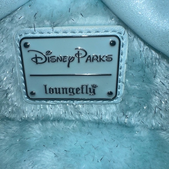 ⭐️NWT⭐️ Disney Parks Minnie Mouse Plush Loungefly Mini Backpack - Picture 4 of 8